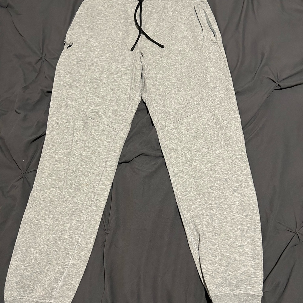 Men’s Fabletics Lightweight Grey Joggers Size Medium